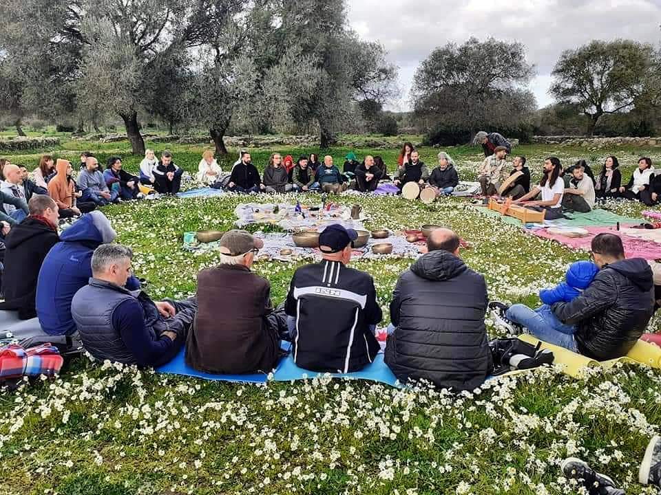 IL CERCHIO DI UOMINI